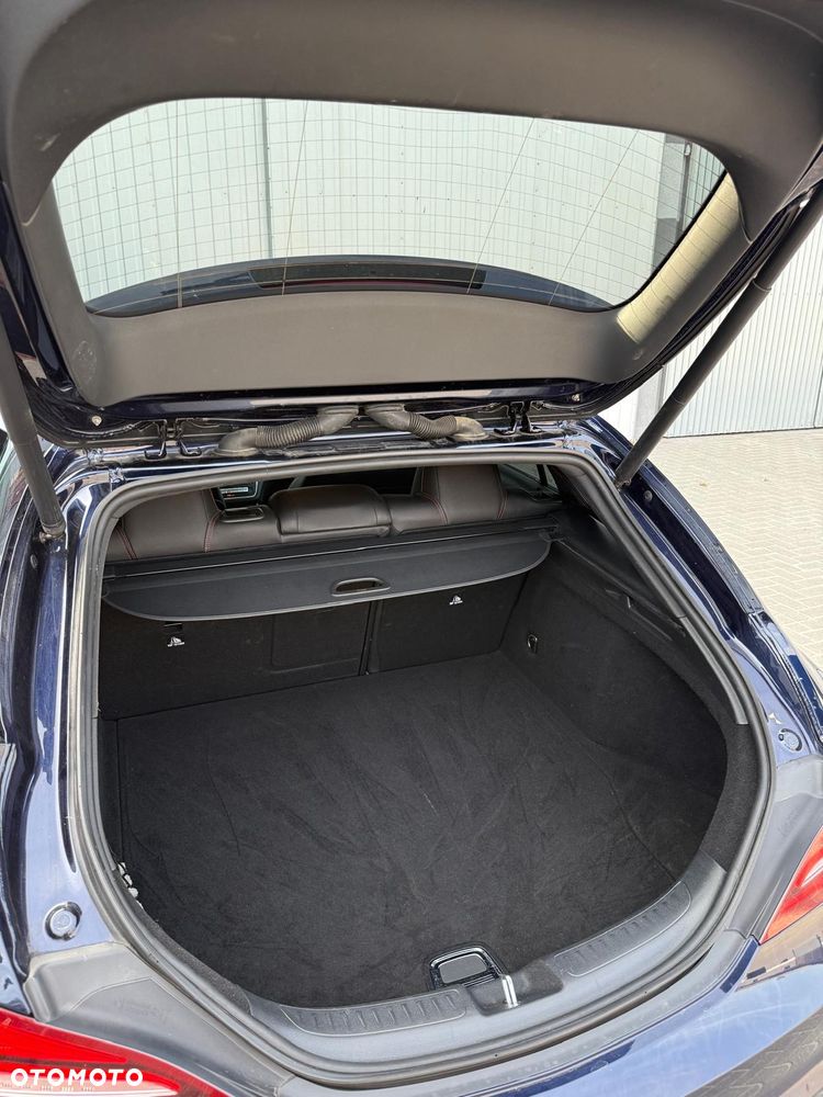 Mercedes-Benz CLA 220 4-Matic - 14