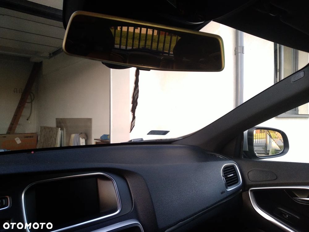 Volvo V40 D2 Drive-E R-Design Momentum - 12