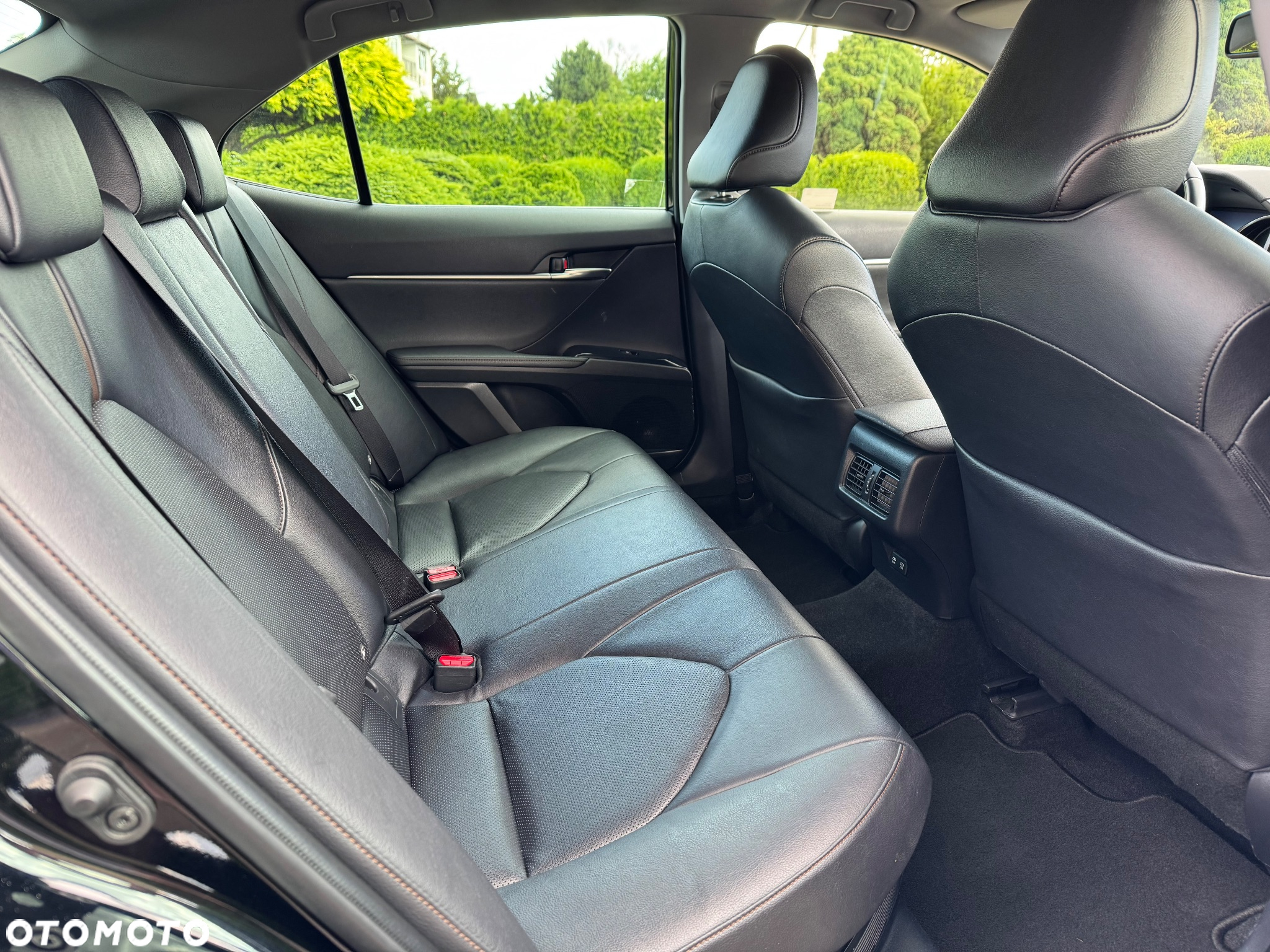 Toyota Camry 2.5 Hybrid Executive CVT - 21