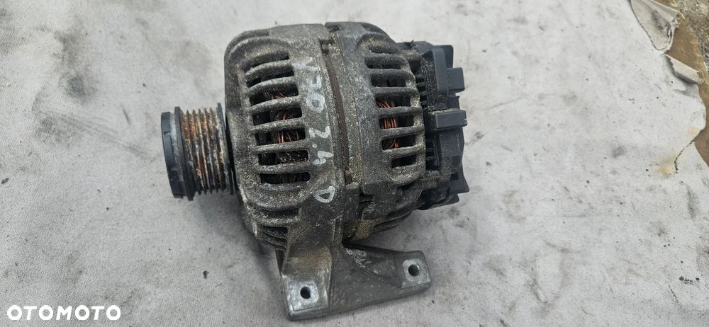 Alternator Volvo V70 XC90 c30 2.4 D 30667894 0124525060 - 1