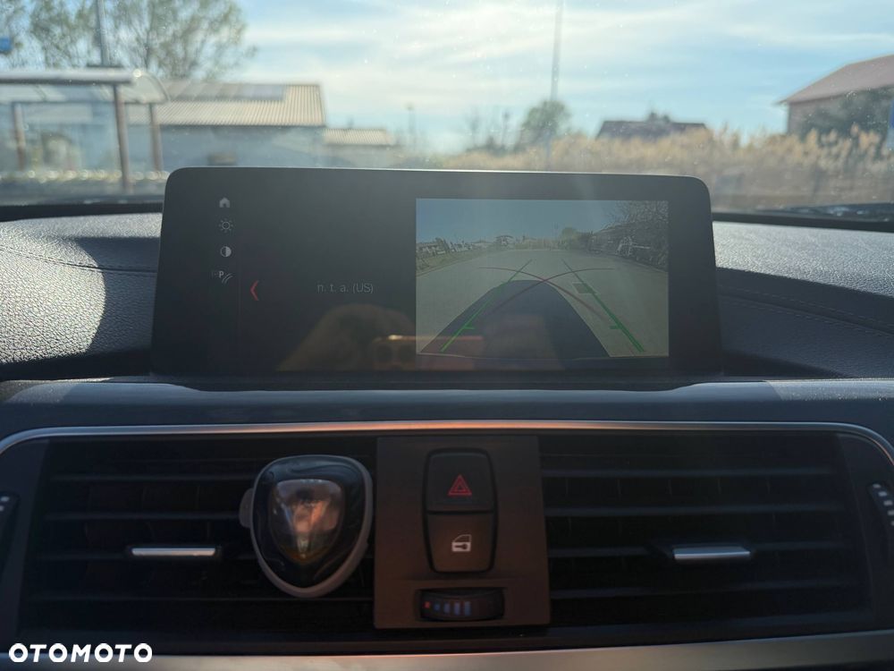 BMW Seria 3 330i Sport Line Sport - 24
