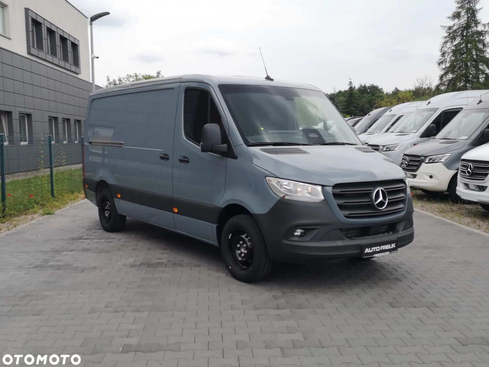 Mercedes-Benz Sprinter - 1