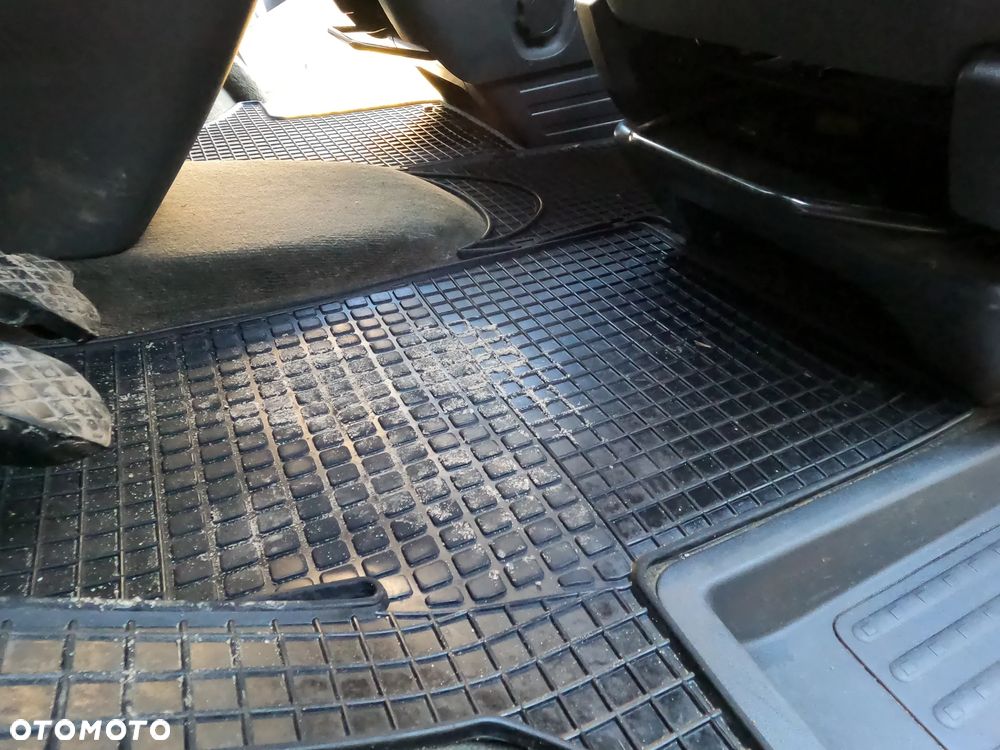 Volkswagen Multivan L1 - 24