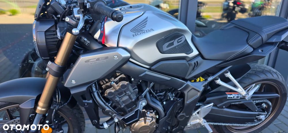 Honda CB - 32