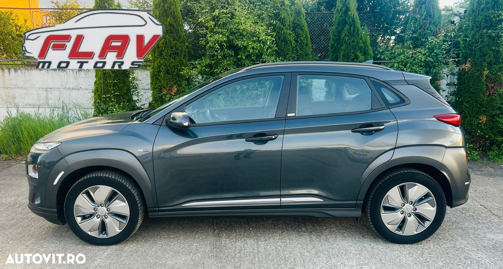 Hyundai KONA Select - 23