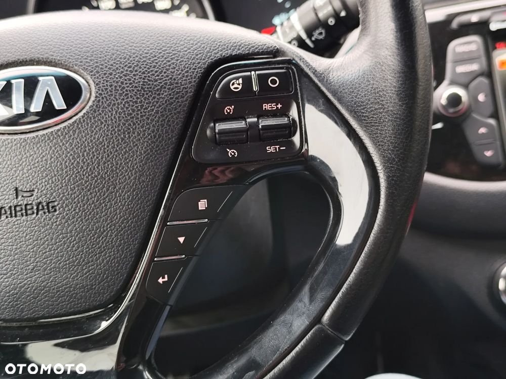 Kia Ceed 1.6 CRDi 128 ISG Dream Team Edition - 25