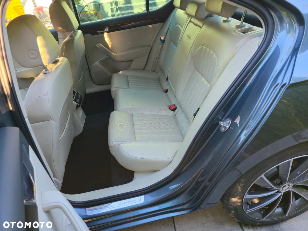 Skoda Superb 2.0 TDI 4x4 L&K DSG - 20
