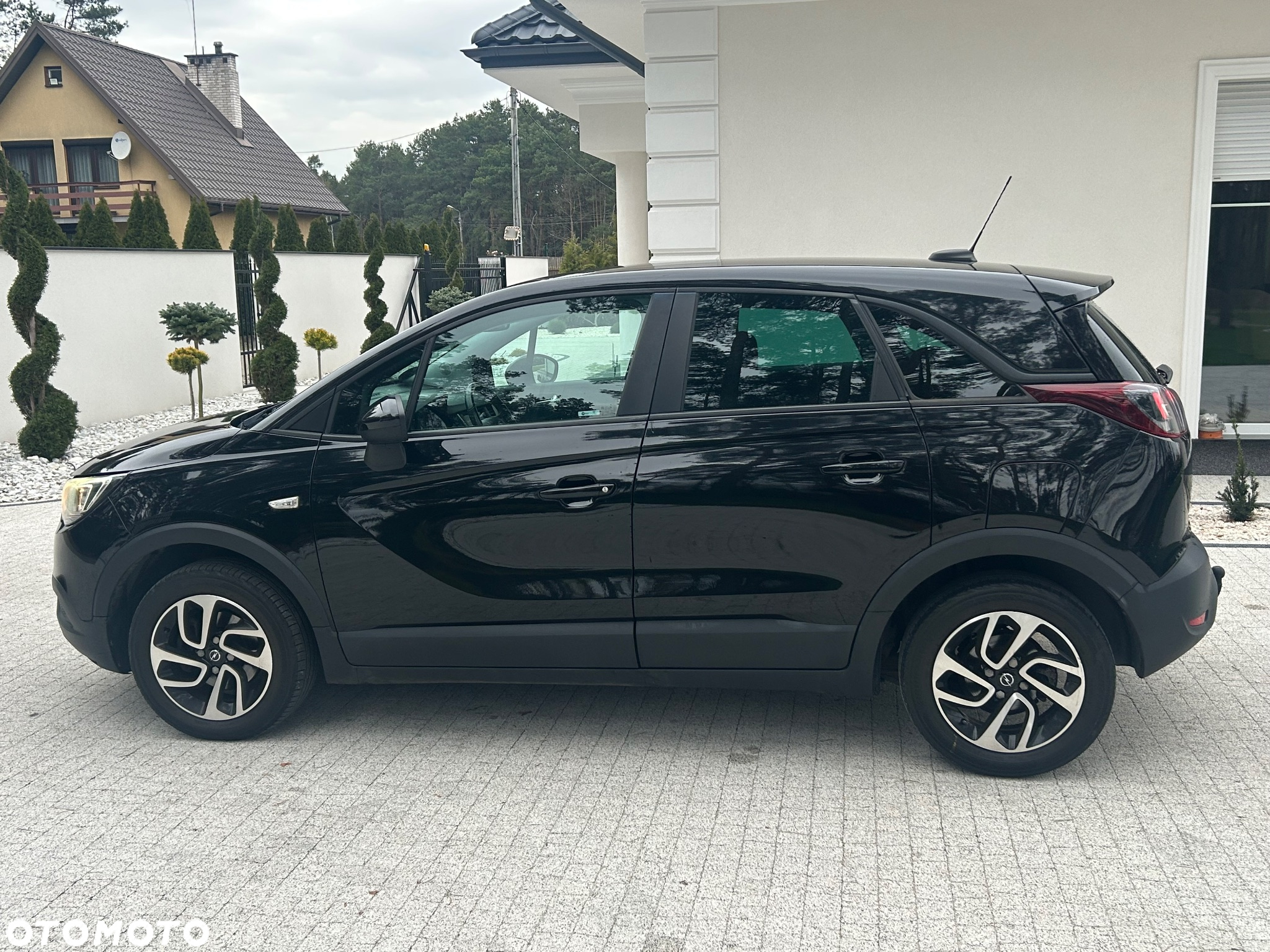 Opel Crossland X - 11
