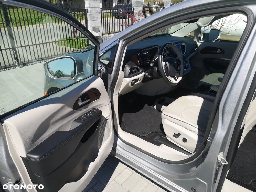 Chrysler Pacifica - 9