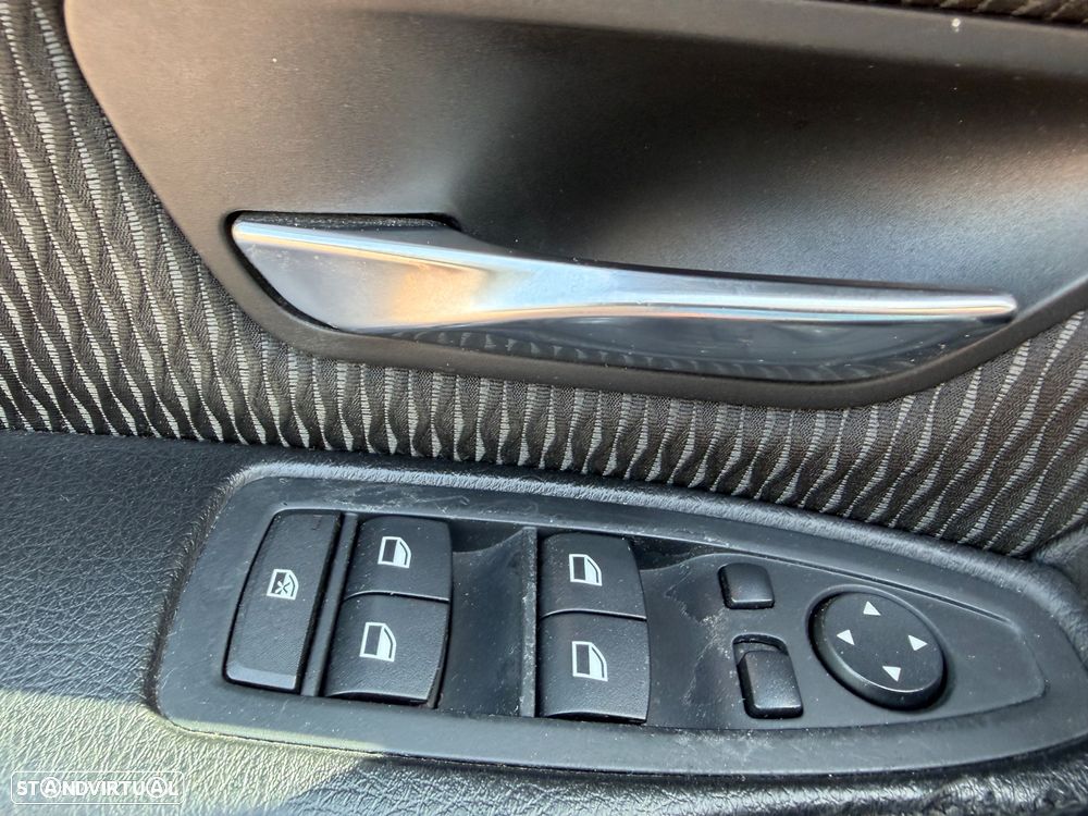 BMW 320 d Auto Line Luxury - 26