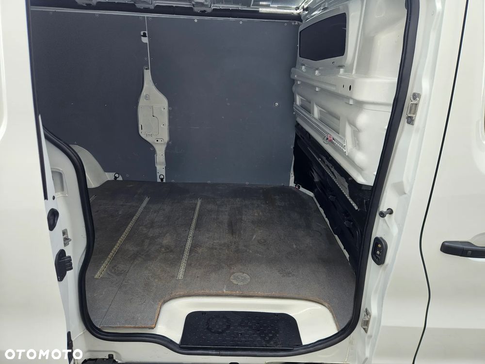 Renault Trafic - 16