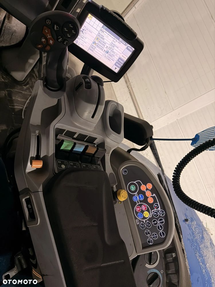 New Holland T8.300 - 6