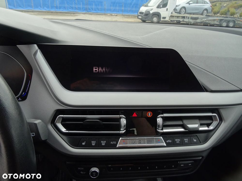 BMW Seria 1 118d Edition M Sport Shadow - 12