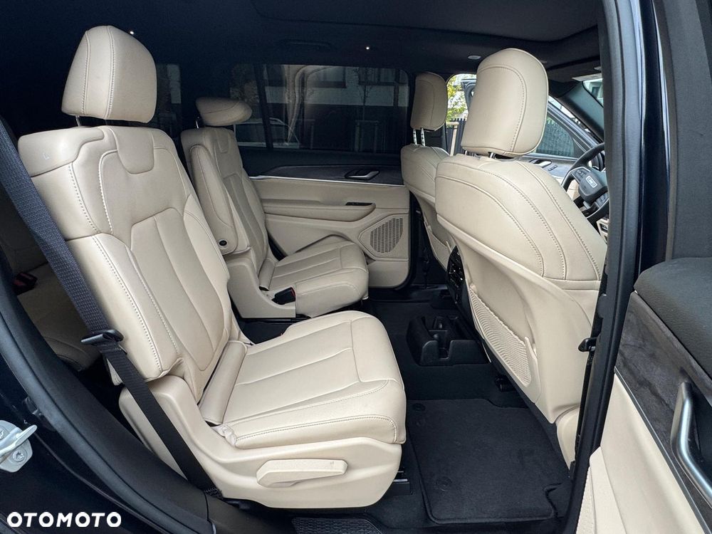 Jeep Grand Cherokee - 15