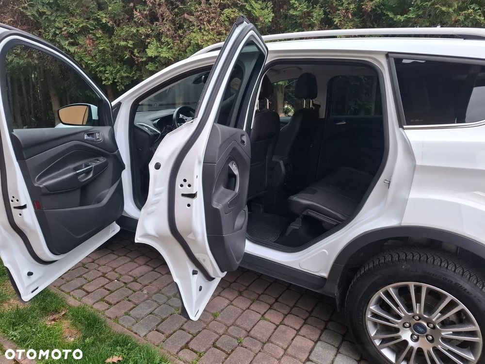 Ford Kuga 2.0 TDCi 2x4 Titanium - 6