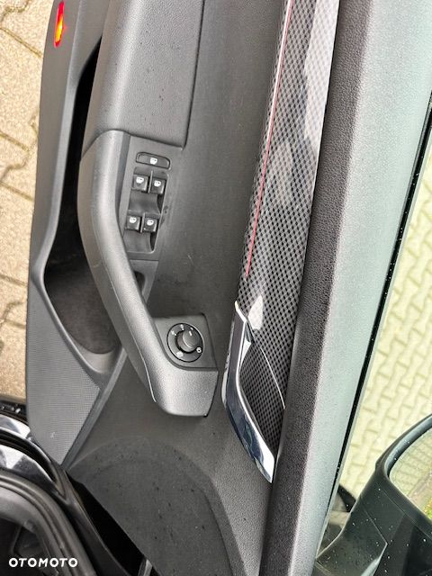 Skoda Octavia 2.0 TDI DSG RS - 9