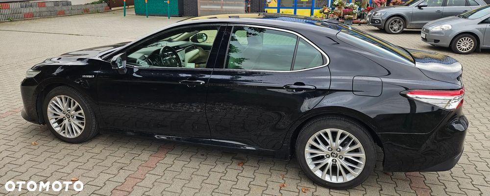 Toyota Camry 2.5 Hybrid Prestige CVT - 2