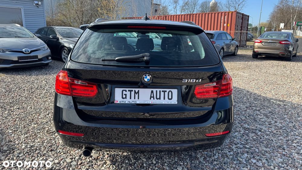 BMW Seria 3 318d DPF Edition Sport - 10