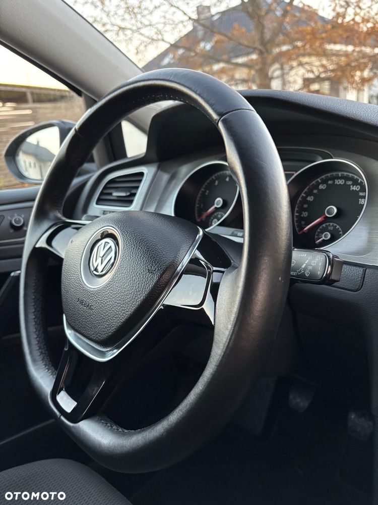 Volkswagen Golf - 11