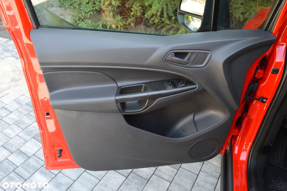 Ford Transit Connect - 32
