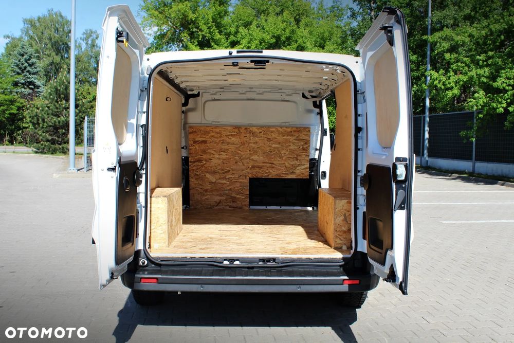 Renault Trafic L2H1 Long - 15