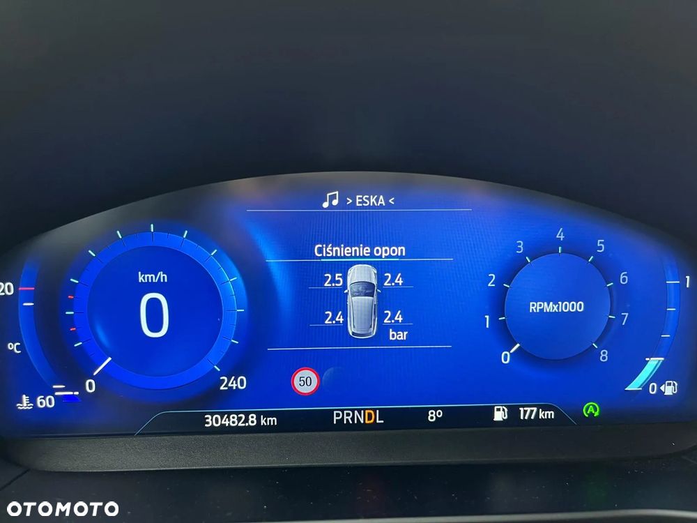 Ford Focus 1.0 EcoBoost Hybrid ST-LINE X - 23