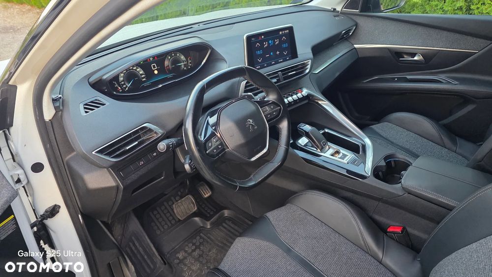 Peugeot 3008 1.2 PureTech Allure S&S EAT6 - 5
