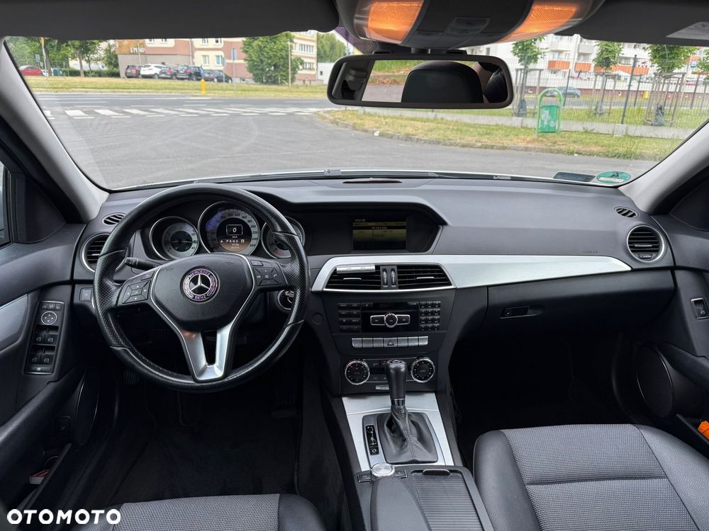 Mercedes-Benz Klasa C 250 CGI BlueEff Avantgarde - 9