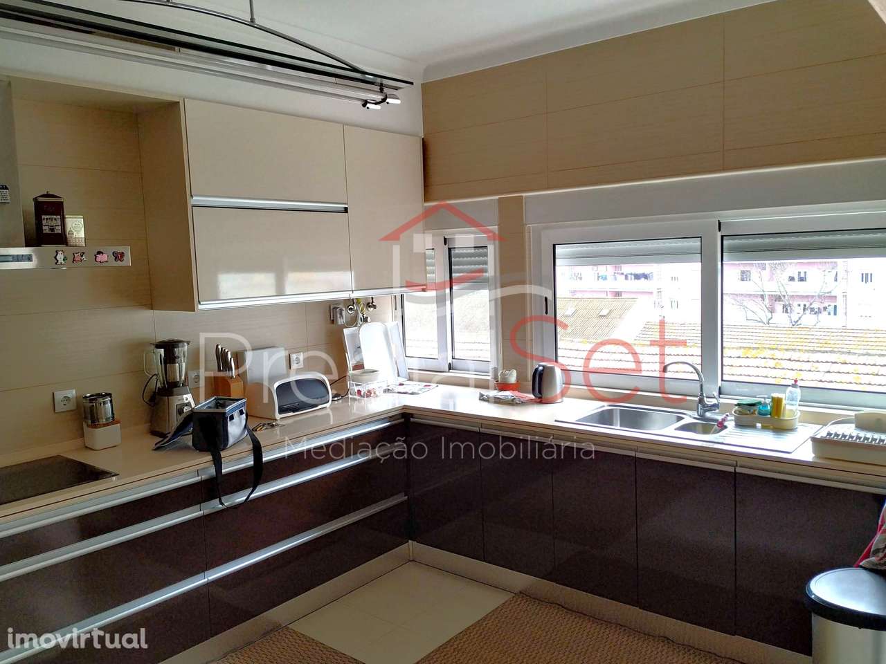 Apartamento T3 com Terraço- Centro do Barreiro - Grande imagem: 2/12