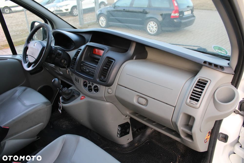 Renault Trafic - 18