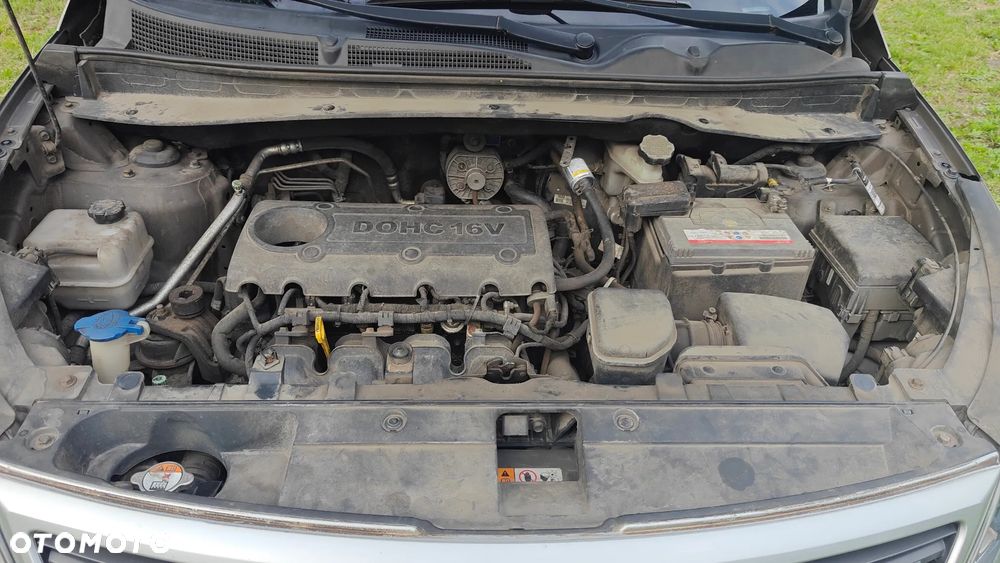 Kia Sportage 2.0 L - 16