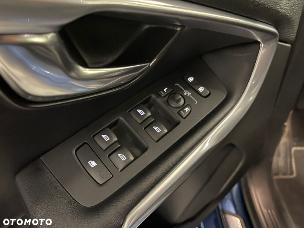 Volvo V40 T4 Drive-E R-Design Momentum - 25