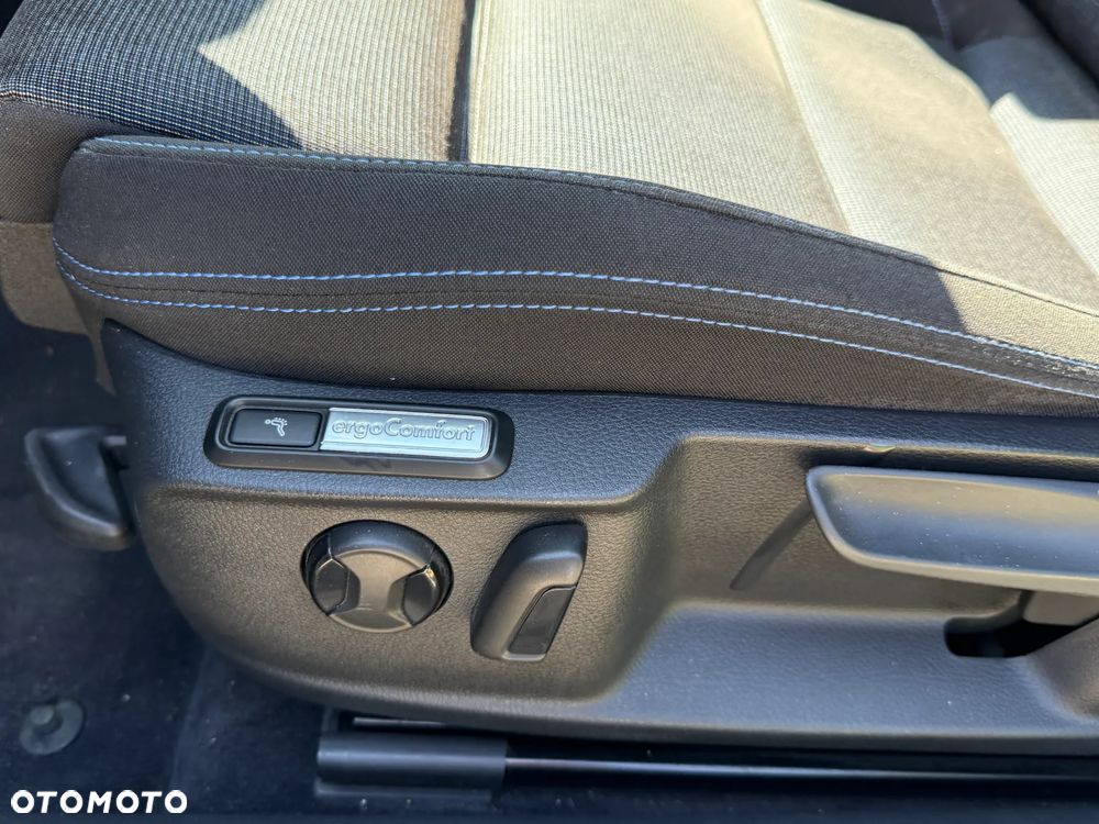 Volkswagen Passat - 21