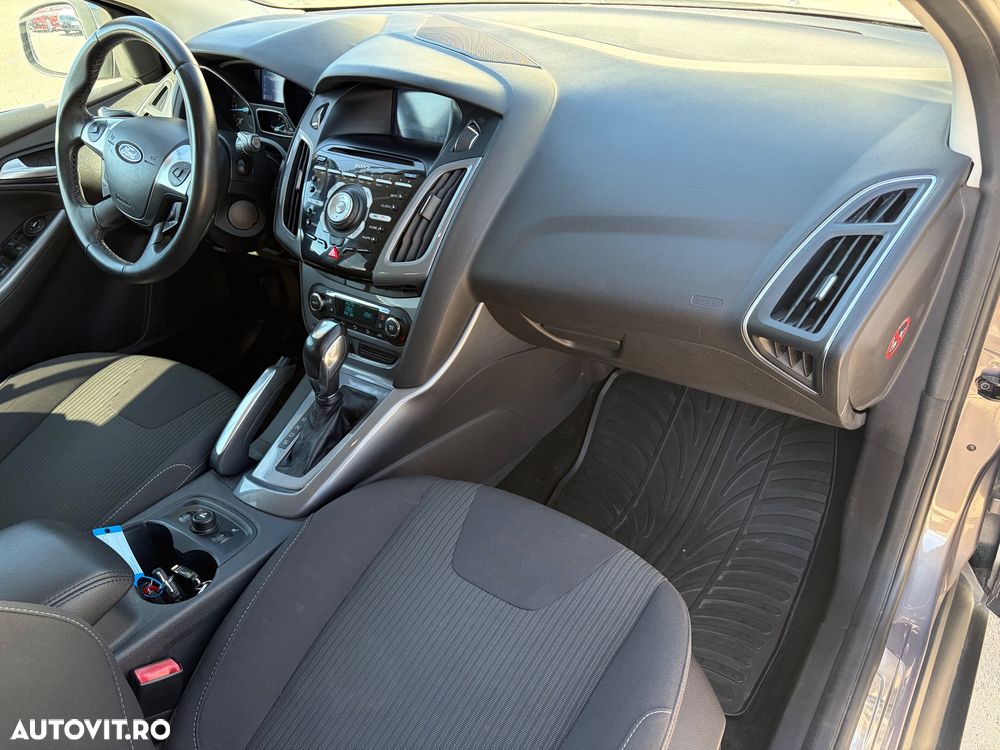 Ford Focus 2.0 TDCI DPF Powershift Titanium - 9
