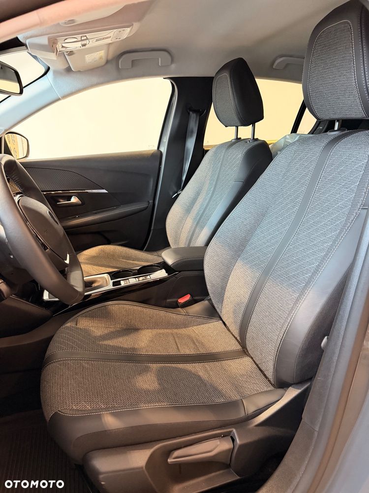 Peugeot 208 - 13