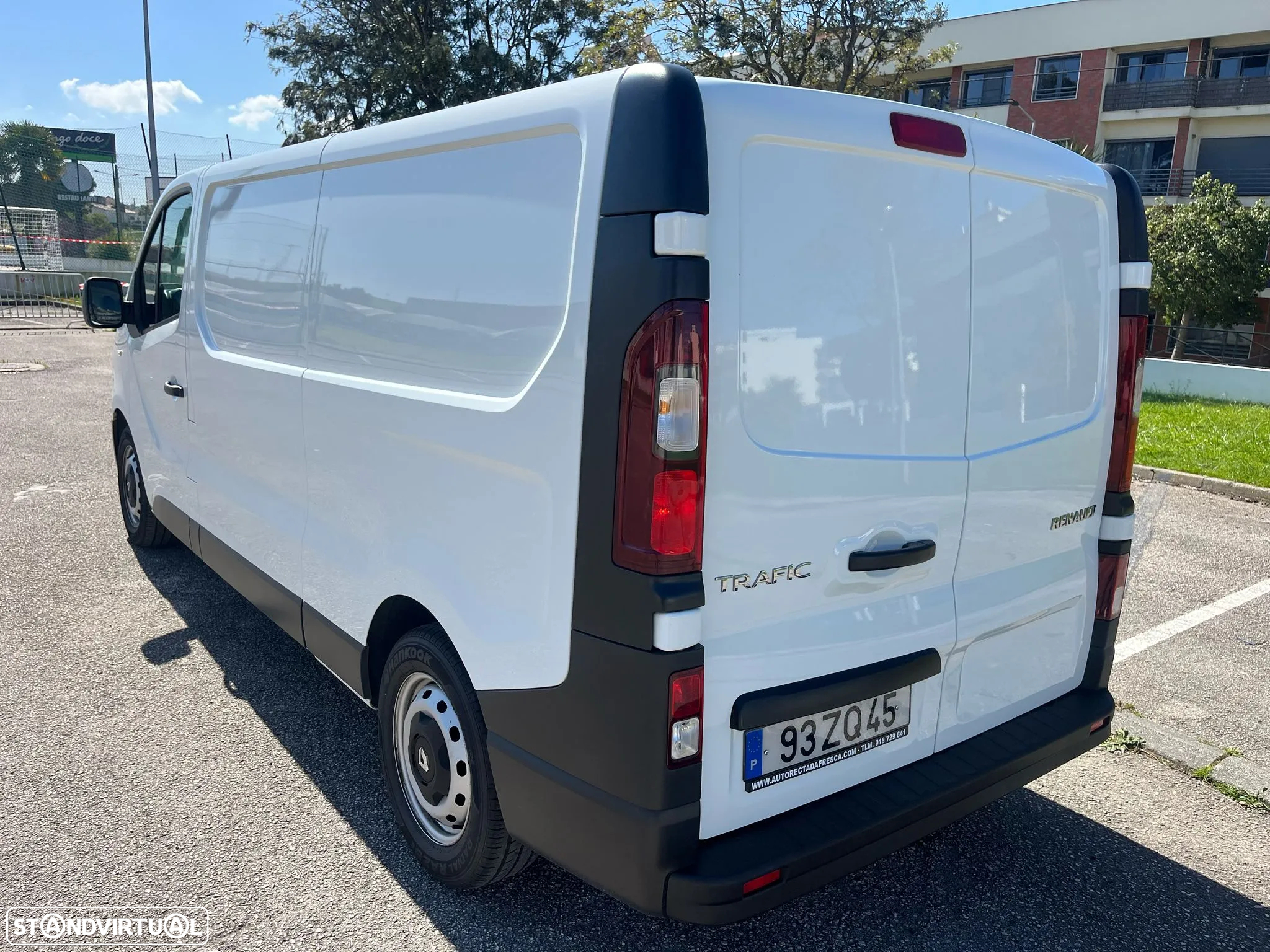 Renault TRAFIC 2.0 dCI 120cv - IVA DEDUTÍVEL - SISTEMA FRIO BALTRINA - 14
