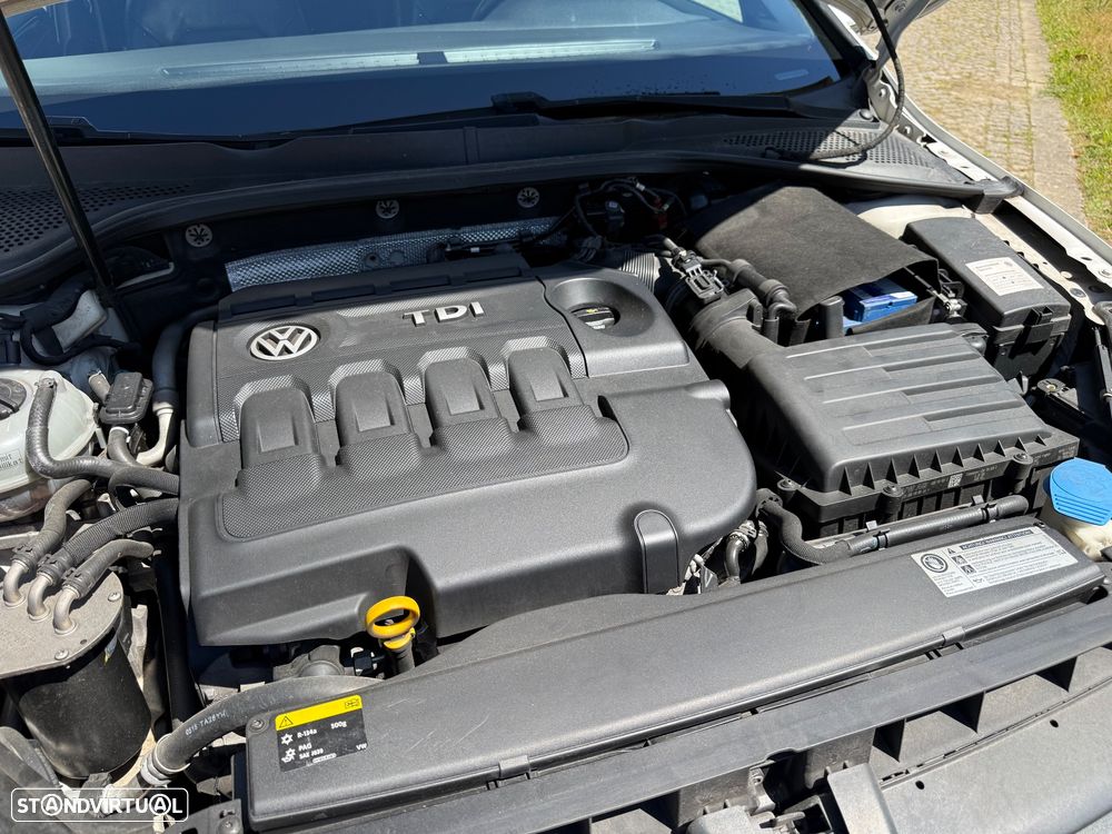 VW Golf 1.6 TDi R-Line DSG - 17