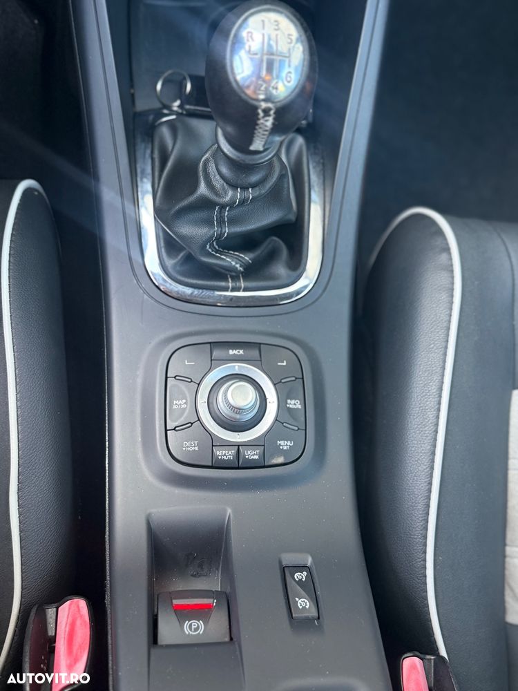 Renault Megane dCi 110 FAP Paris Business - 14