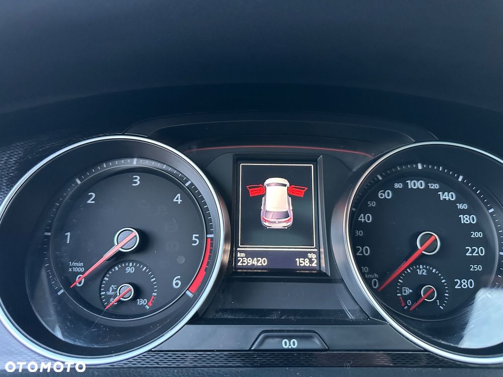 Volkswagen Golf - 10
