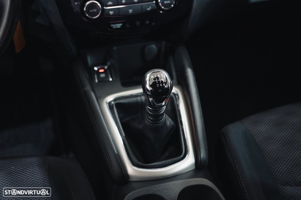 Nissan Qashqai 1.5 dCi N-Connecta - 18