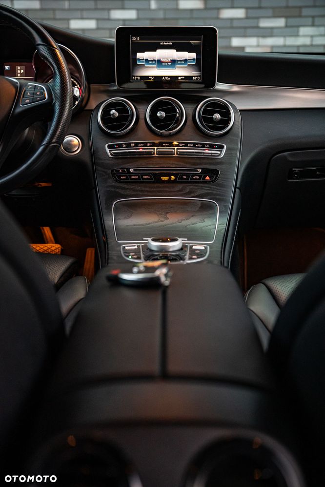 Mercedes-Benz GLC - 25