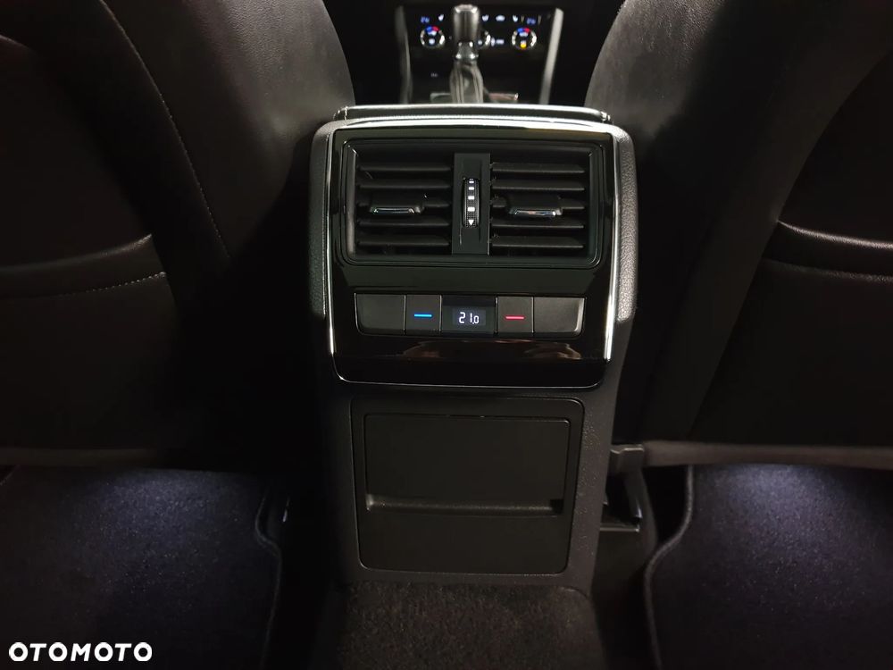 Skoda Superb 2.0 TDI 4x4 DSG Sportline - 31