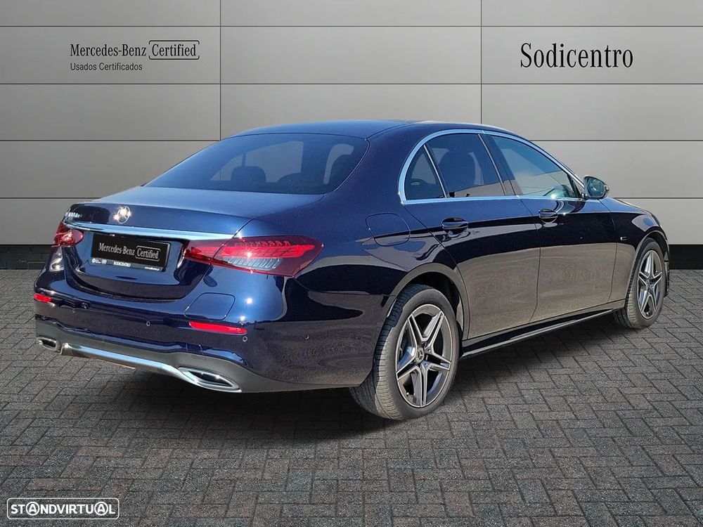Mercedes-Benz E 300 de AMG Line - 4