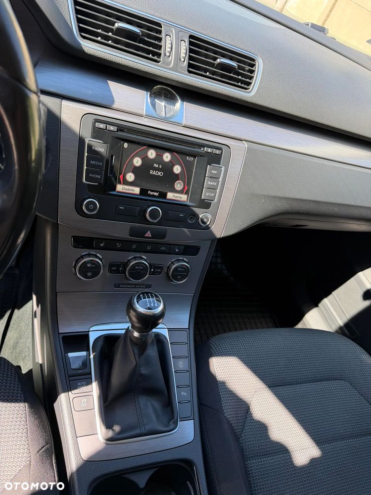 Volkswagen Passat 2.0 TDI Comfortline - 5