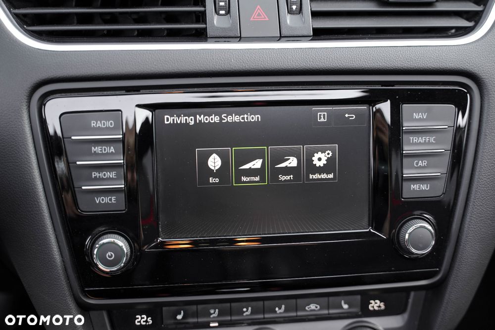 Skoda Octavia 2.0 TDI RS DSG - 21