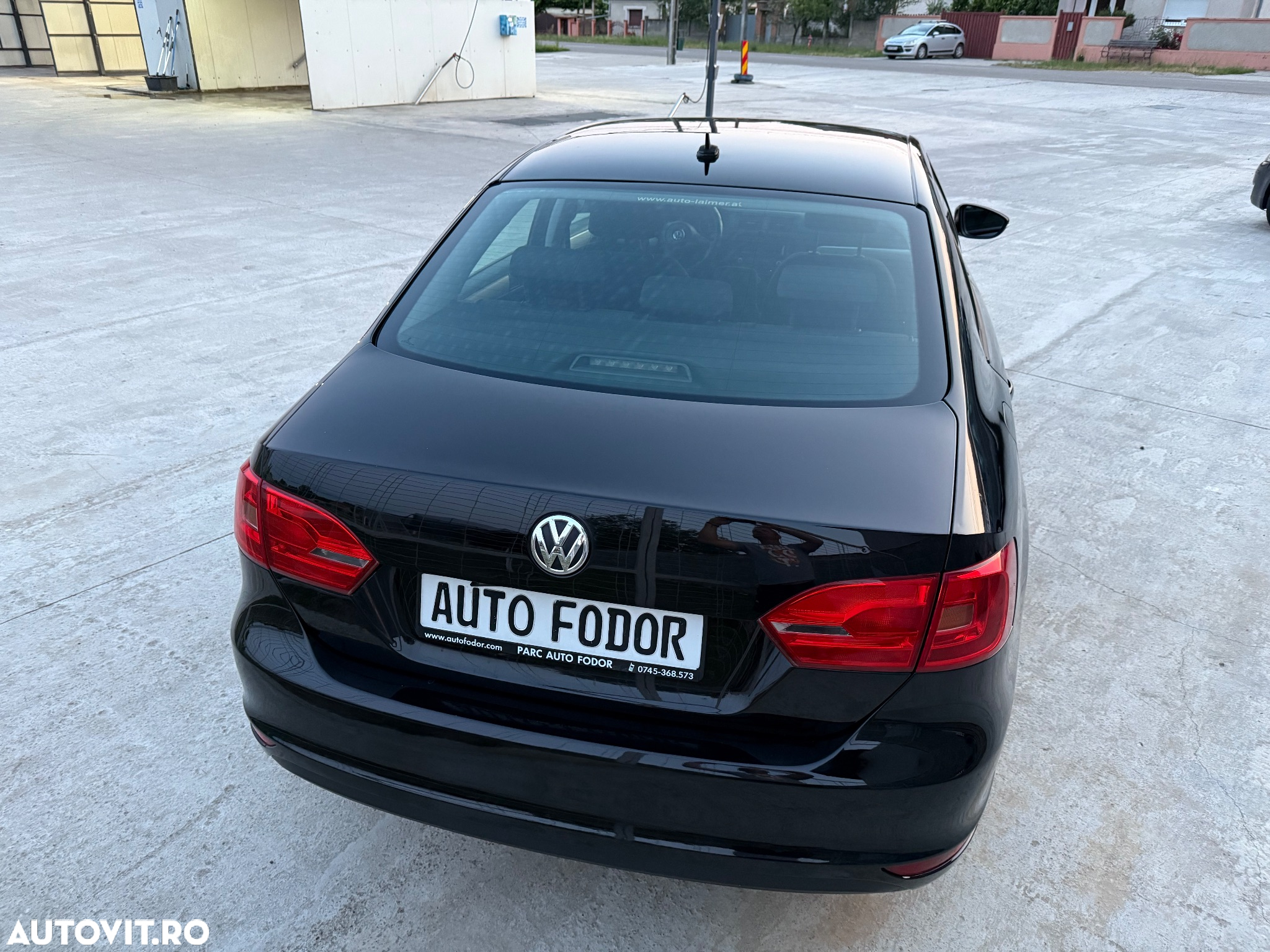 Volkswagen Jetta 1.6 TDI Blue Motion Technology Comfortline - 23