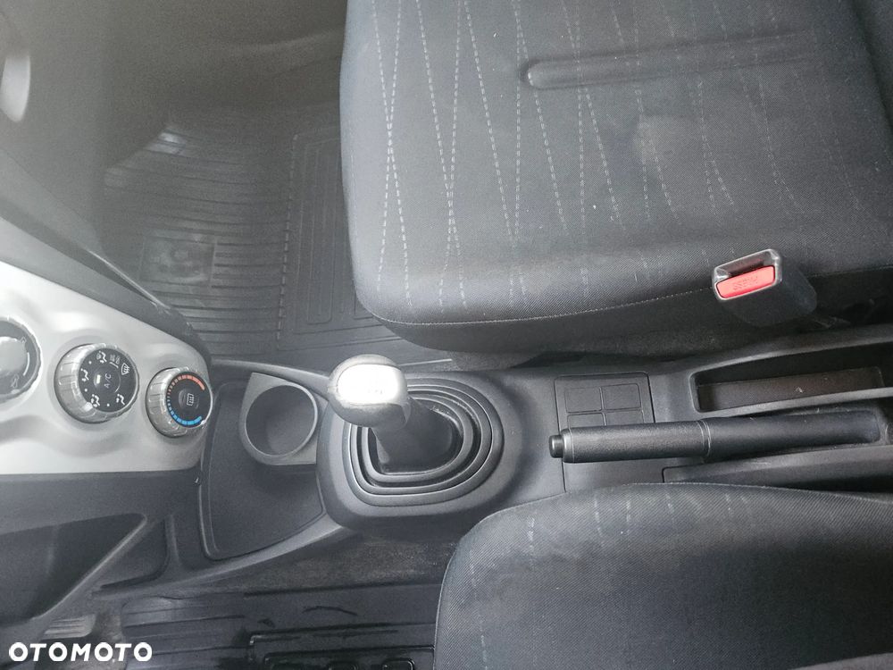 Toyota Yaris 1.4 D-4D Sol - 7