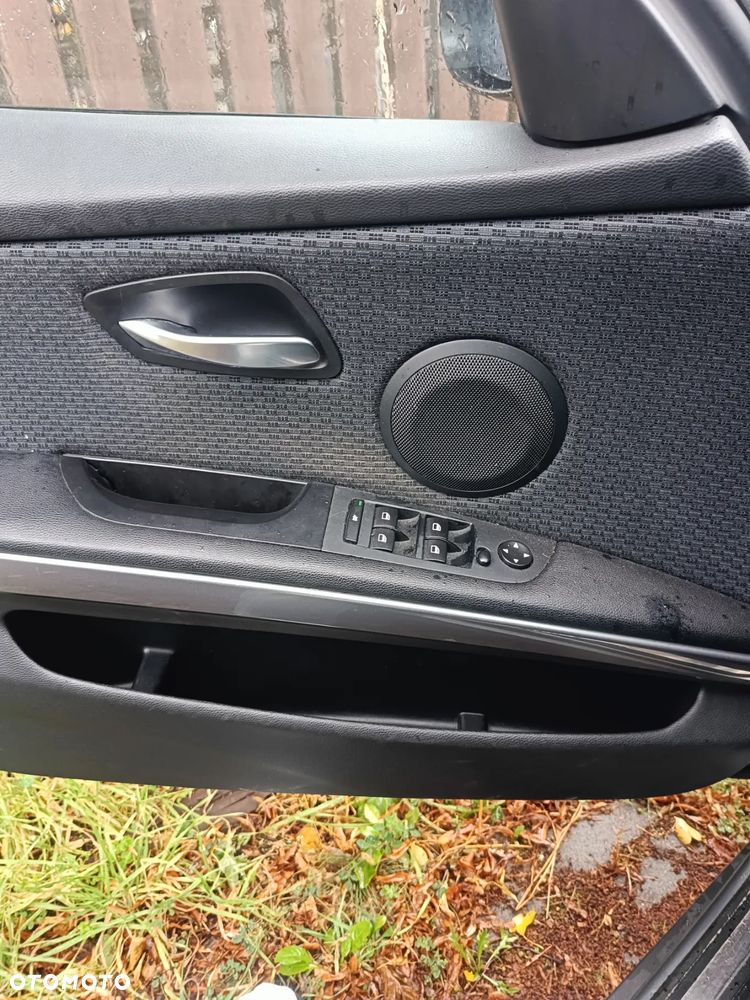 BMW Seria 3 320i - 10