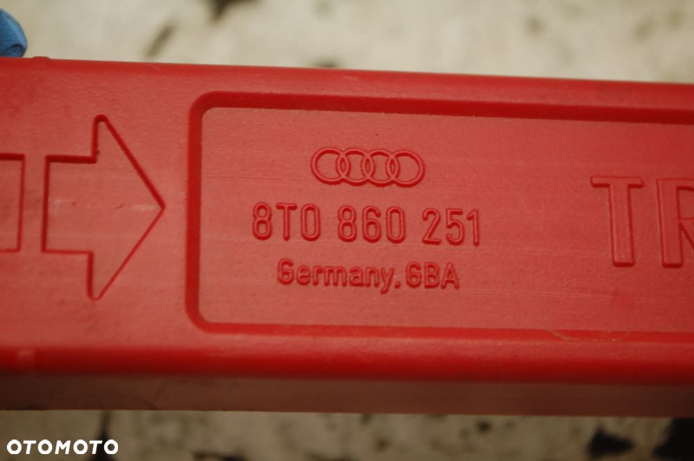 TRÓJKĄT OSTRZEGAWCZY 8T0860251 AUDI A4 B8 A5 - 2