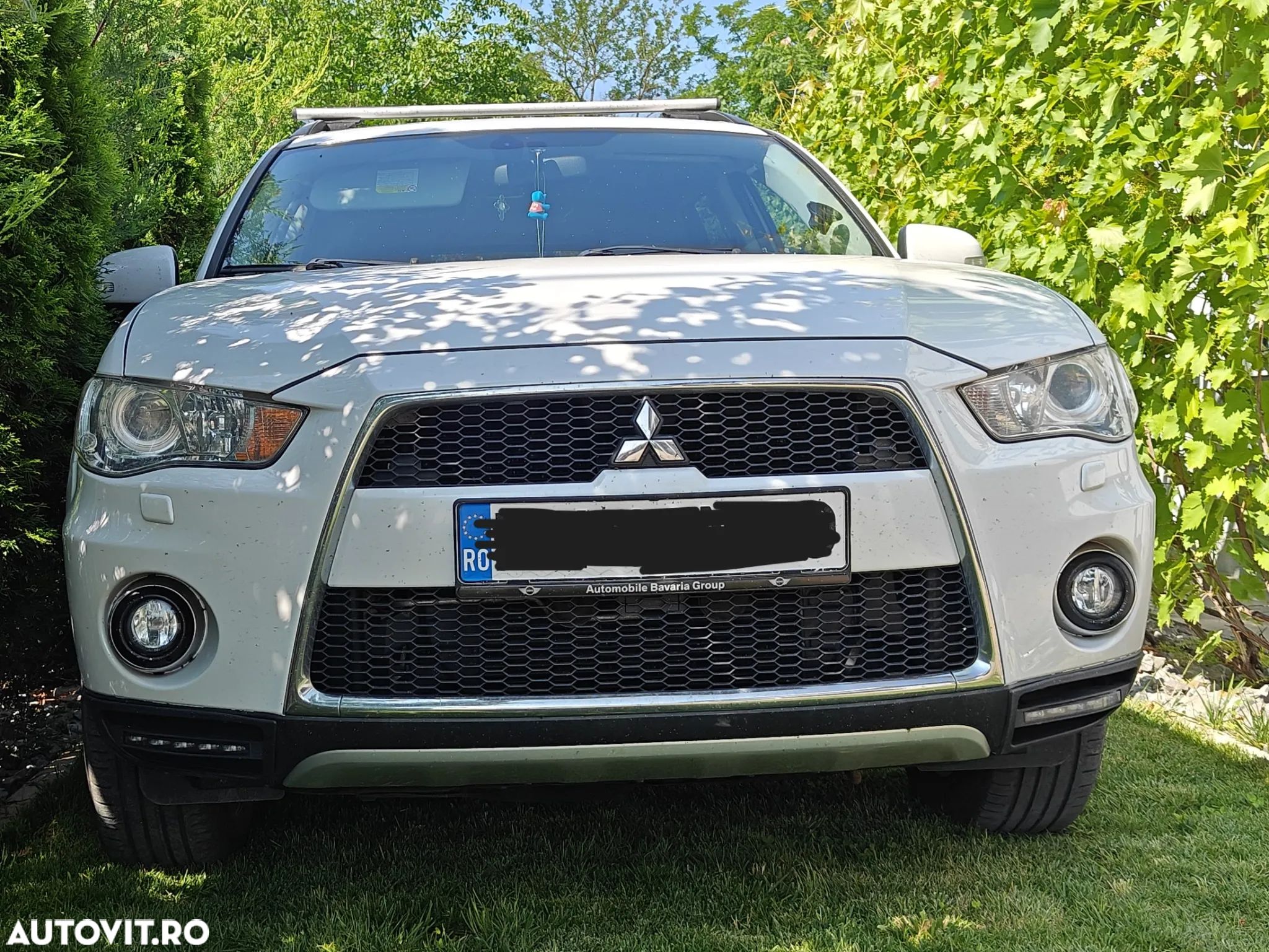 Mitsubishi Outlander - 1